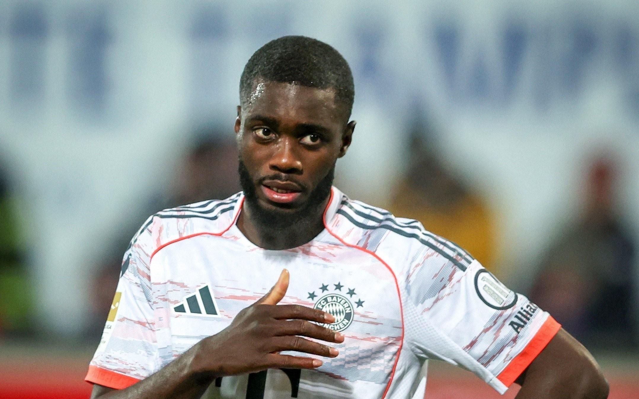 记者：于帕梅卡诺已决定与拜仁续约，他不再是巴黎的引援选择