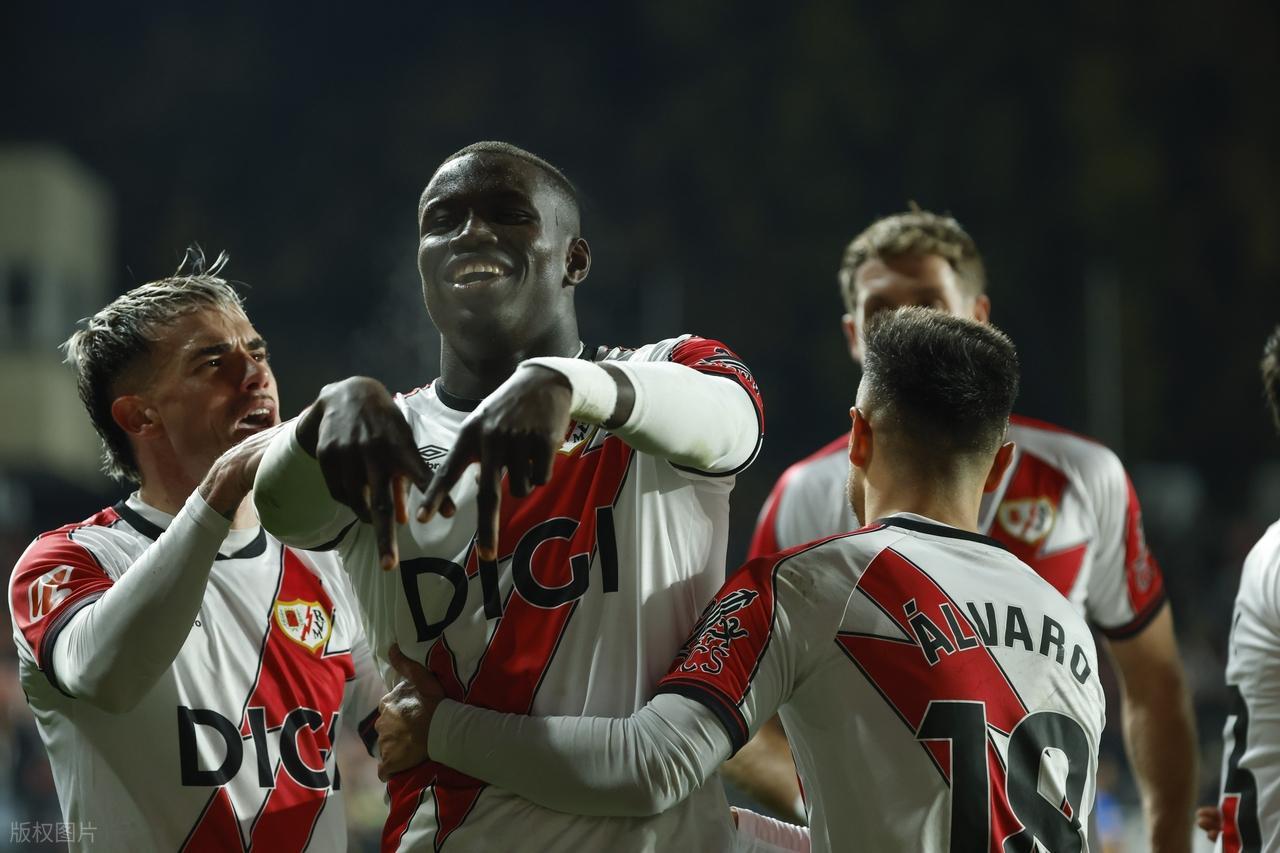 西甲最新积分战报巴列卡诺无力争7巴萨皇马黄潜马竞依次相差1分