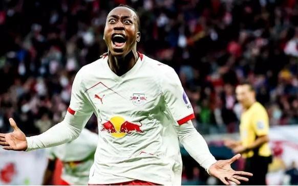 TA：热刺&曼联等队关注扬迪奥曼德，但他冬窗转会可能性很小