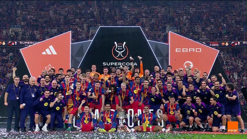 皇马丢冠！神奇3分钟3球，10人巴萨32加冕，姆巴佩难救阿隆索！