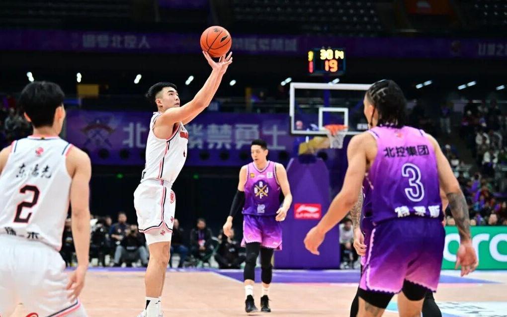 1月3日前瞻I四连客收官战，广东力拼北控