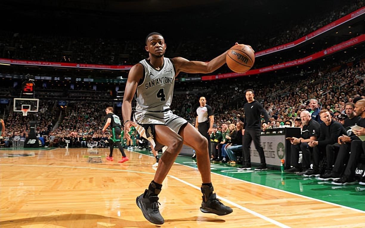 要是没有后场核心前三节的稳定输出，马刺可能早就缴械投降了