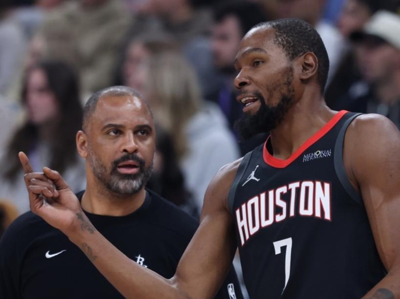 两战合计37投24中！申京受伤后火箭才明白，杜兰特就该搭档亚当斯