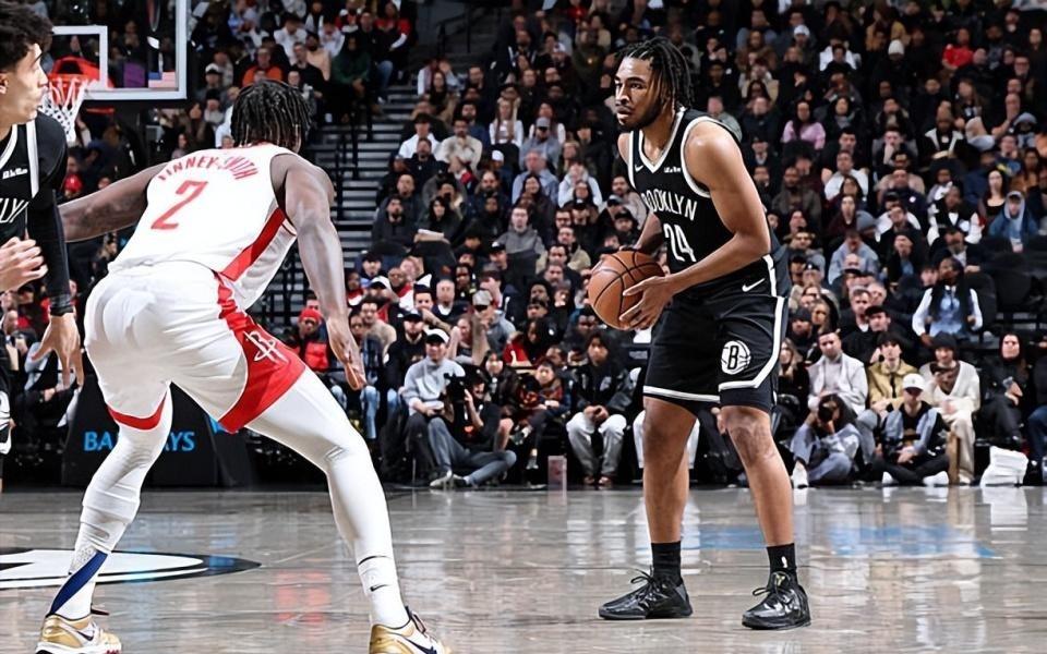 防守贡献度有目共睹，但火箭锋线新援还是很难得到更多出场时间