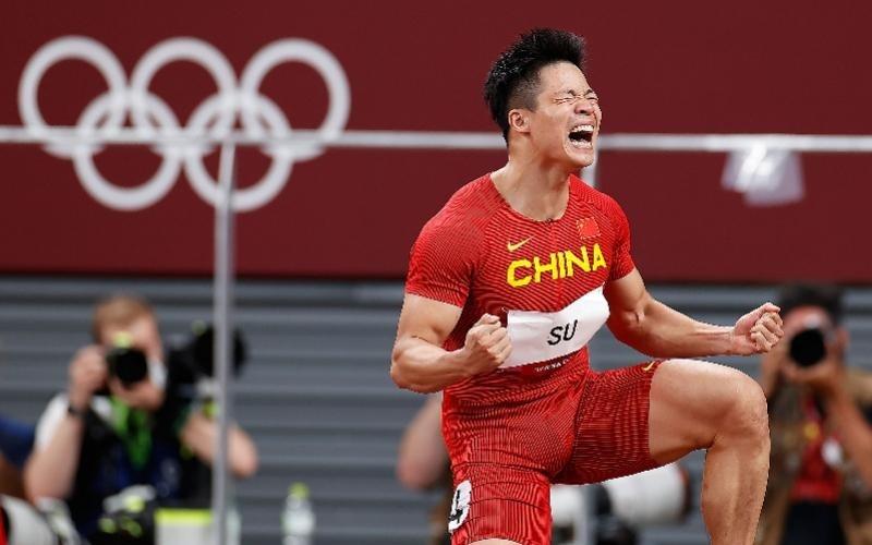 致敬苏炳添和每一位全力奔跑过的人