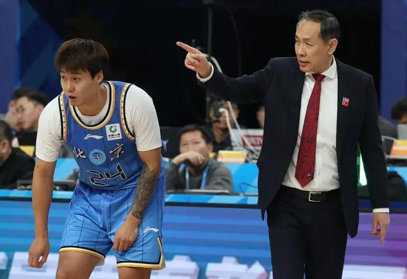 赵睿伤病成首钢队夺冠隐患，辽宁队新签场均26.2分外援