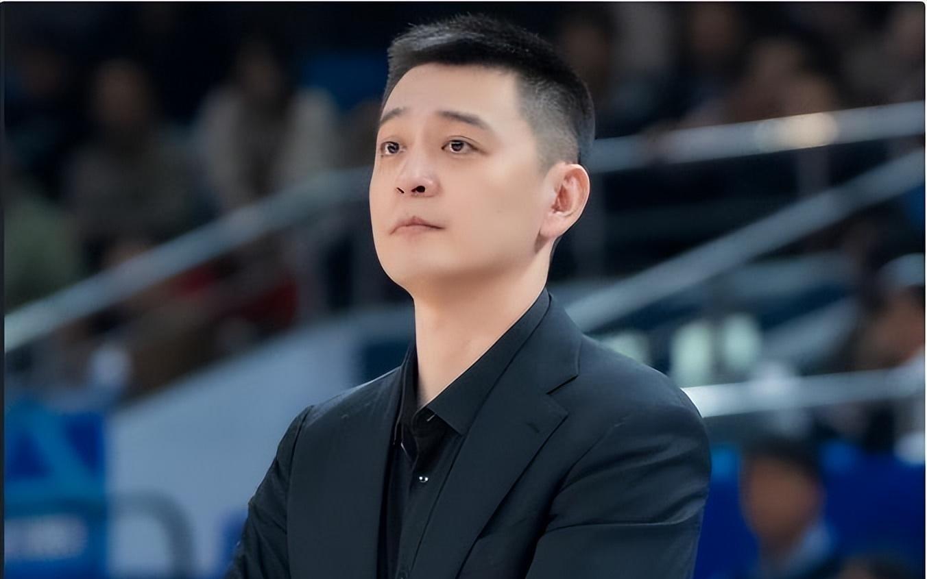 辽篮首节领先13分，换上此人，险些崩盘，幸好杨鸣第四节没再用他