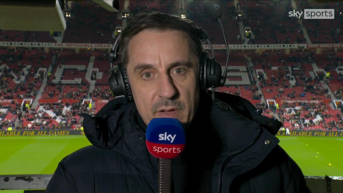 内维尔怒批曼联乱搞！解雇阿莫林早该发生，呼吁回归进攻足球