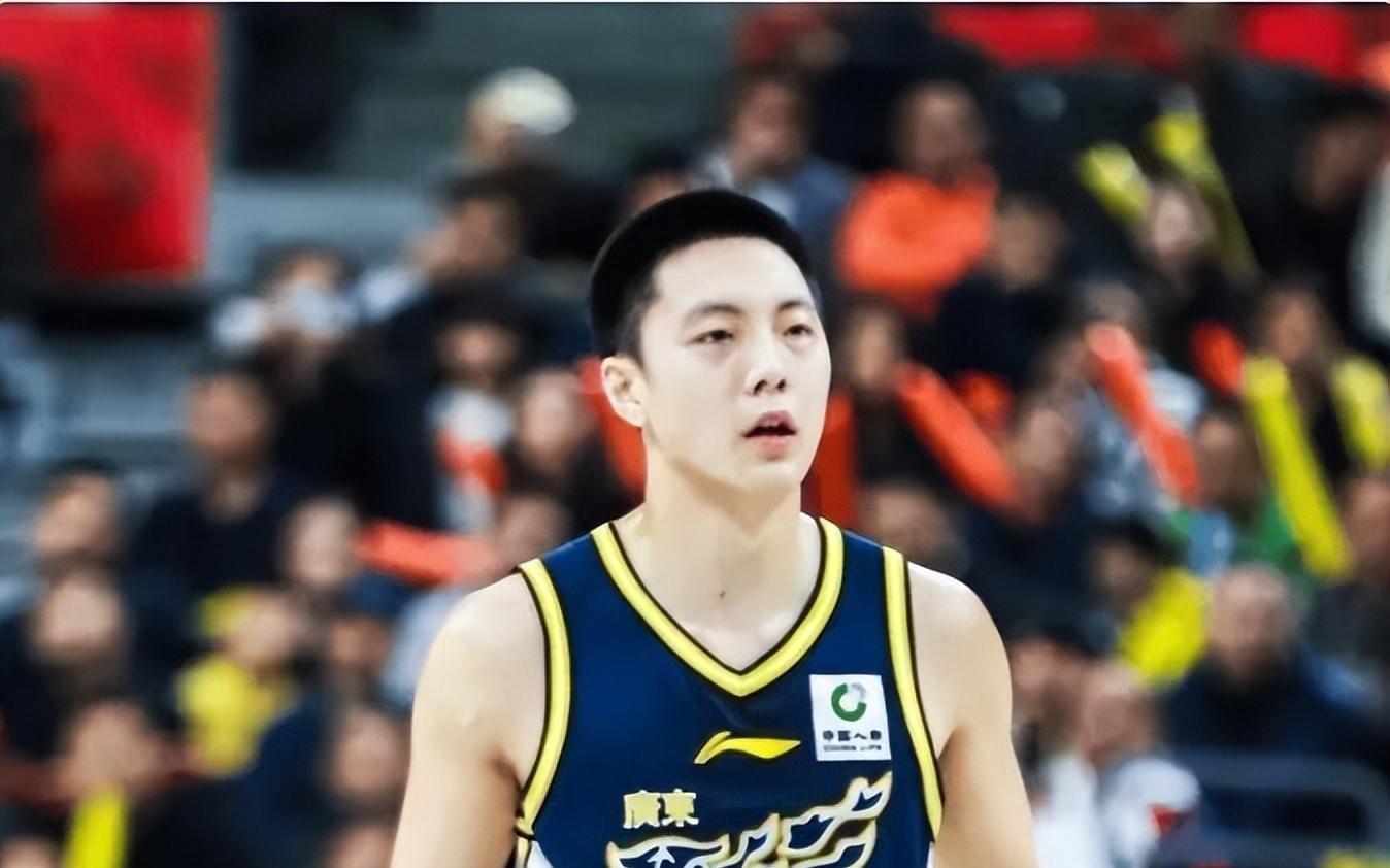 胡明轩现在状态真差，广东男篮自己的球迷，现在都对他不满意