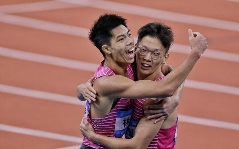 20岁施君豪男子200米称雄，苏炳添恩师曾说让他顺其自然