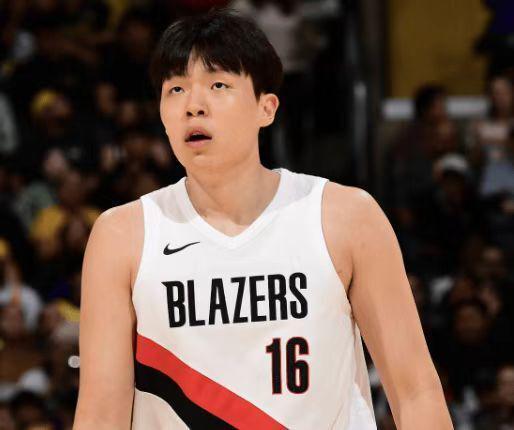 杨瀚森复出重获机会：命中生涯第2记三分外线合计18中2