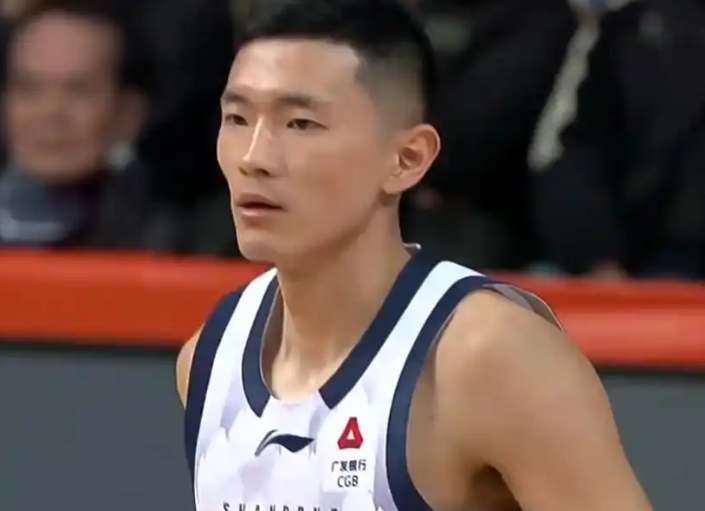 邱彪禁赛两场，山东男篮加时胜福建，两将被罚下，克里斯控制情绪