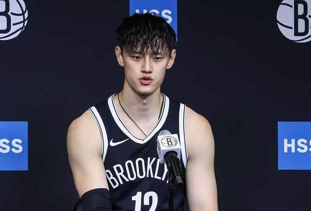 媒体人：曾凡博选择拒绝澳洲NBL合同，剩两条路回北京或去NCAA