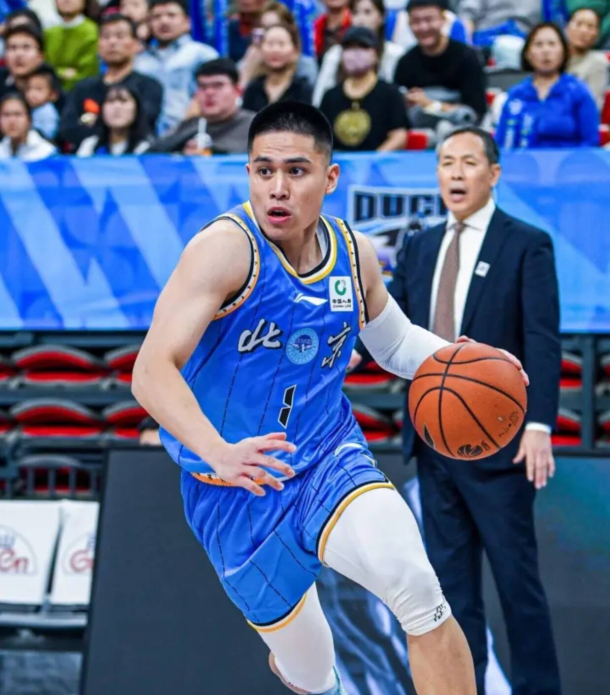 北京输球揪出2大毒瘤！防守被一步过，最后不叫暂停，这2人太差了