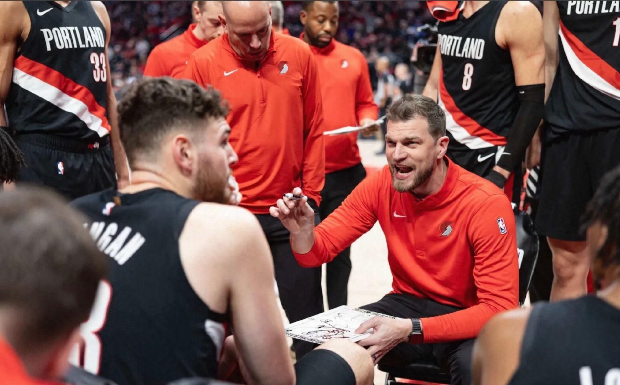 斯普利特：瀚森有外线投射罗威机动性强，所以想试试双塔