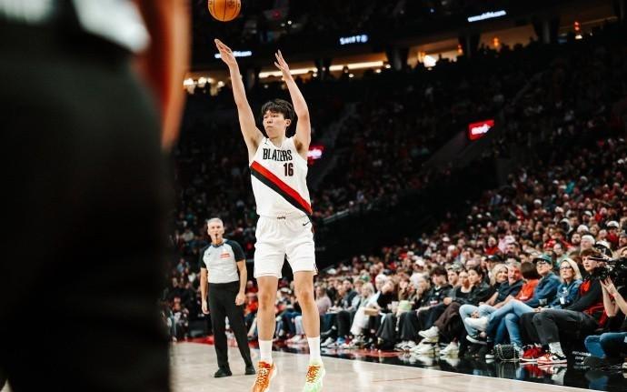 美媒：集锦不能证明杨瀚森是出色的射手，霍华德集锦都有三分