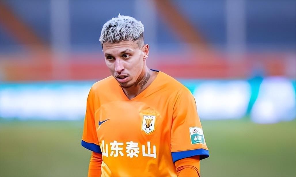 意外！他能在中超三支球队站稳脚跟，为