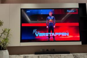 汽车人！F1收官战阿布扎比大奖赛开赛在即 米勒晒出维斯塔潘附文：dududu