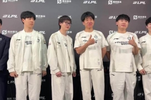 GALA：Kanavi说100%赢你回击一下啊！Meiko：一般说这种的都输了