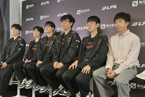 JDG赛后群访 Peyz：现在状态不是很好 需要更努力去恢复好的状态