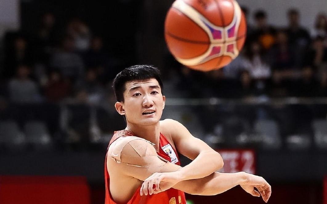 关键上篮稳定军心！孙铭徽送11助攻击杀北京他还不如高诗岩吗