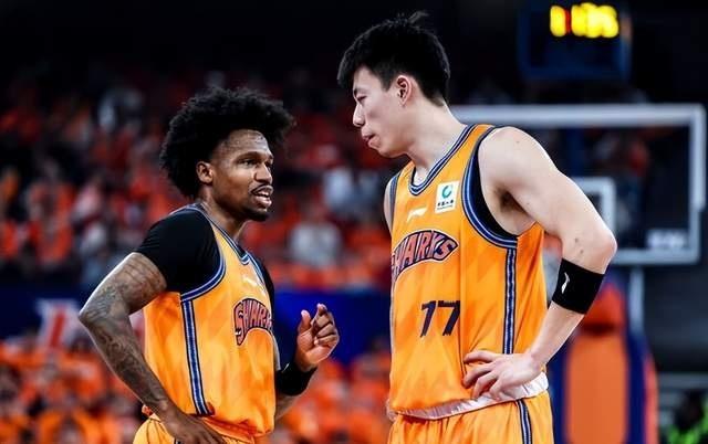 上海大胜浙江广厦，明明是两支顶尖球队的较量，我却看到菜鸡互啄