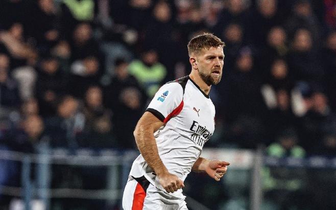 意甲领头羊易主！莱奥一剑封喉新援首秀，AC米兰10超越国米登顶