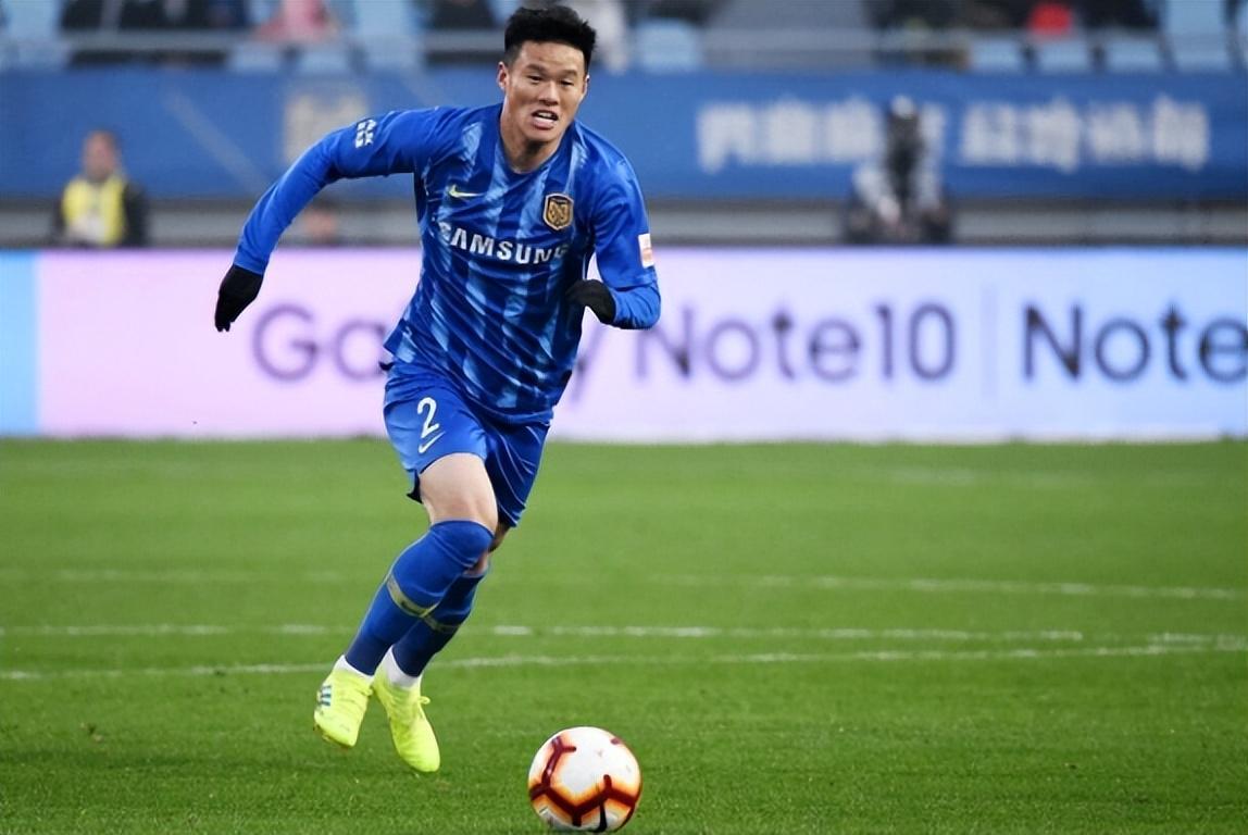 大连英博刚开始冬训，就迎来五条重量级大鱼，都穿上球队战袍亮相