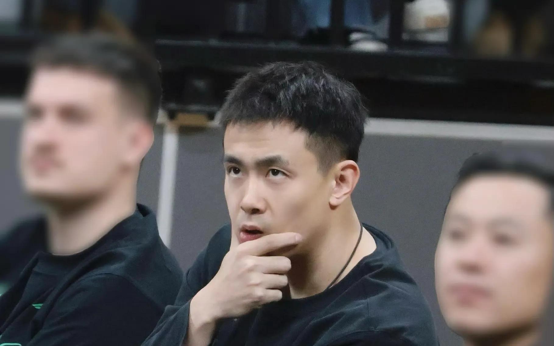 周琦：合作过最舒服后卫只有两个，翟晓川：教我打球的不是马布里