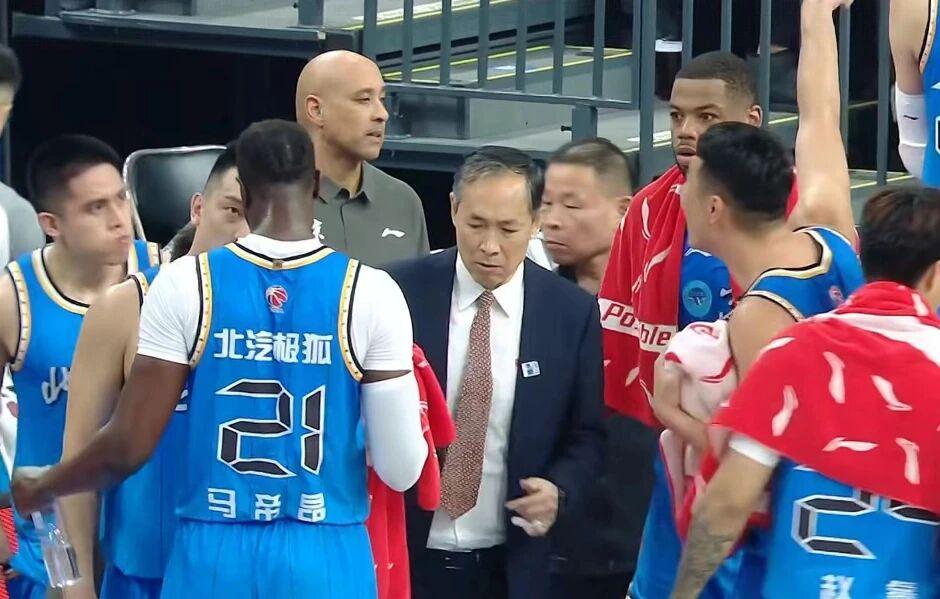 北京男篮大动作，新外援贝利已经就位前NBA内线悍将麦基有望加盟