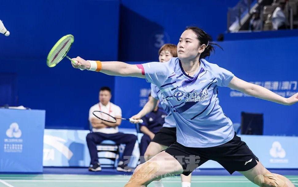 十五运羽毛球团体赛进入关键阶段，成年组女团四强产生三席