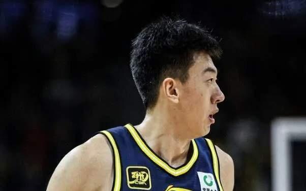 被杜锋骂哭后，广东小将深夜硬刚，徐杰成熟，新核或缺席辽粤大战