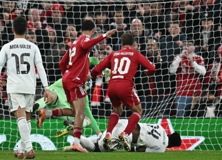 皇马门神独木难支！利物浦主场获胜减轻压力，5次零封对手平纪录