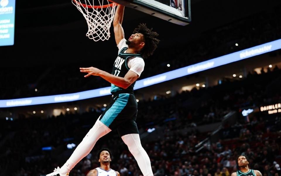 137117！杨瀚森2分钟高效得4分，开拓者轻取爵士迎3连胜