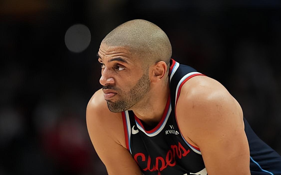 进攻端起到了关键的作用，快船锋线老将的状态也在取得提升