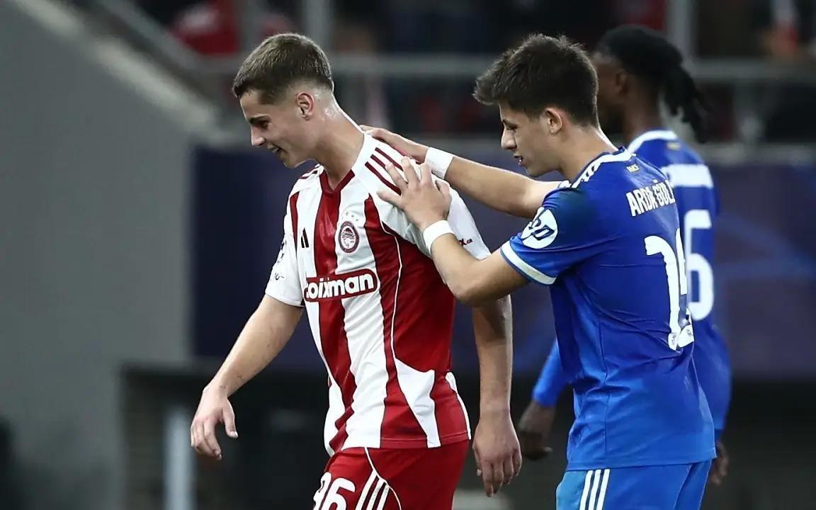 希腊媒：曼联与皇马已经报价奥林匹亚科斯18岁中场穆扎基蒂斯