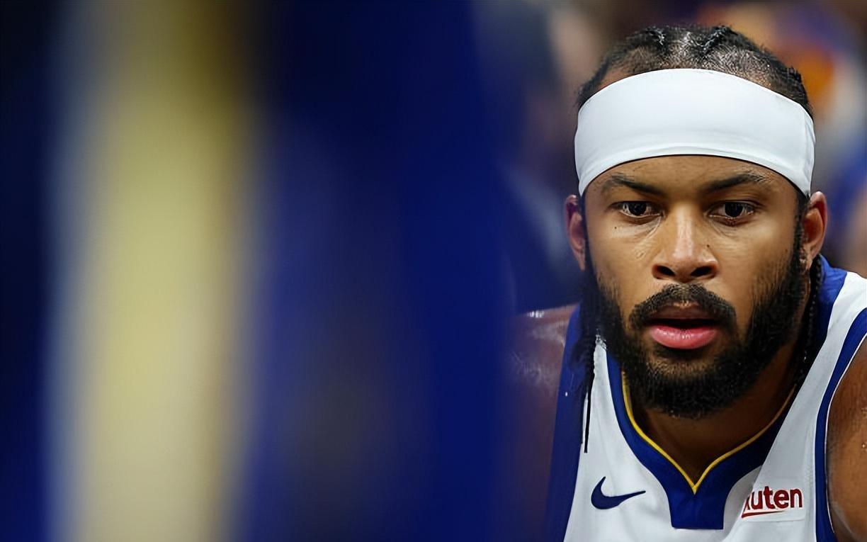 各方面的能力都有些平庸，勇士侧翼新星的角色多少有些鸡肋化