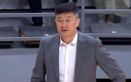 杜锋：上半场我们的防守和篮板球都做得不好，心态出现了一些问题