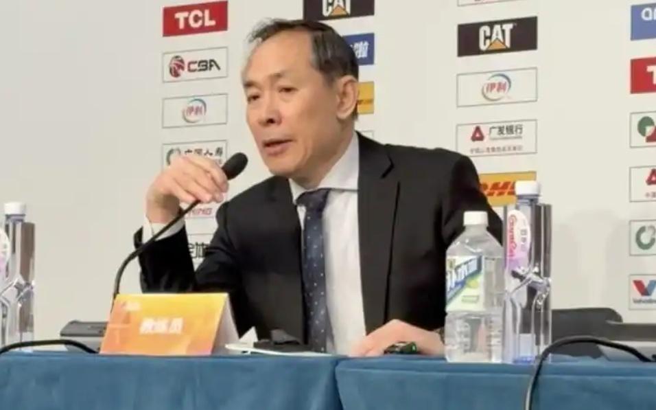 输广厦发布会！许利民不满防守，肯定精气神自我安慰，谈赵睿伤情