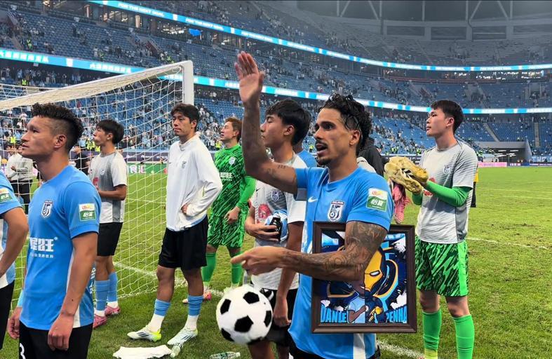 浙江队长首选中超！大连别签长约了弗兰克：我的自律与生俱来