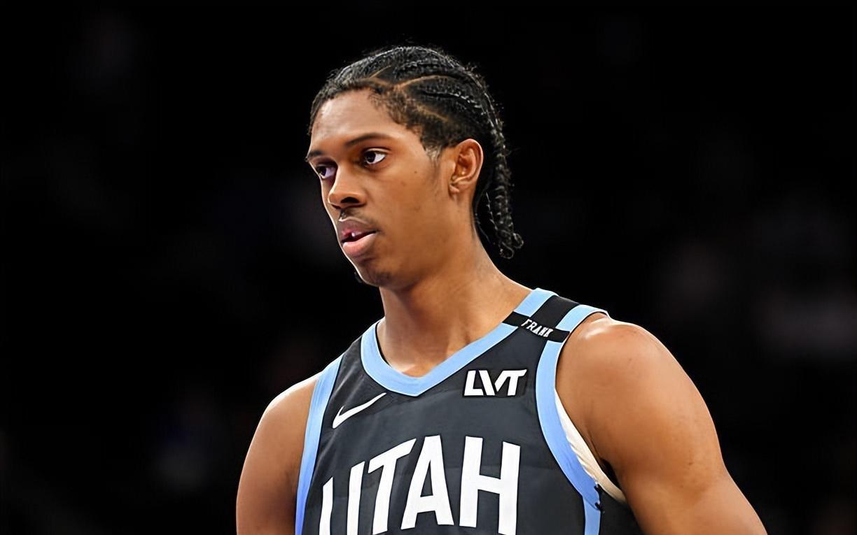 面对独行侠难得打出攻守兼备的表现，爵士锋线新星还能抢救一下