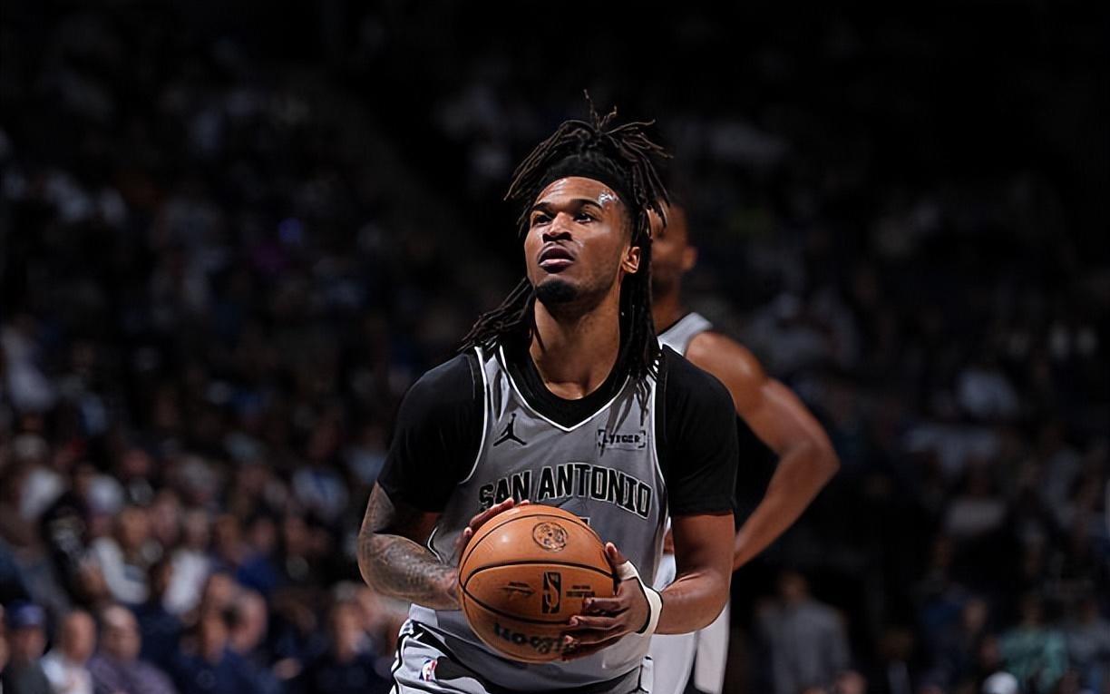 又一次打出灾难表现，马刺后场新星总是莫名其妙出现上头的情况