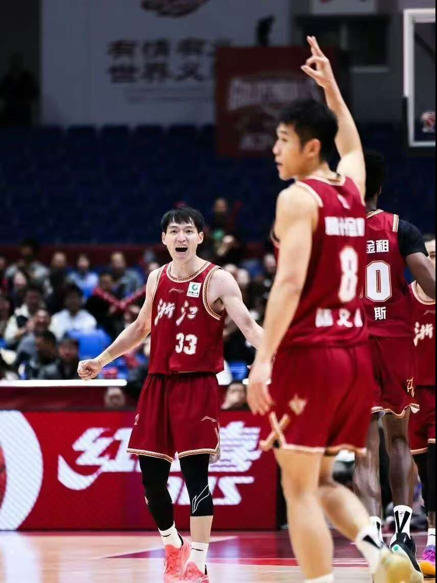 换帅如换刀！浙江迎3连胜，120秒狂追11分，球迷：感谢刘维伟师徒