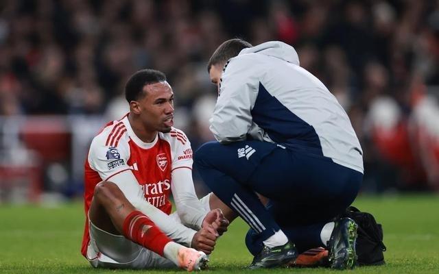 自己人伤自己人因卡皮耶比赛中疑似踩中加布里埃尔手指