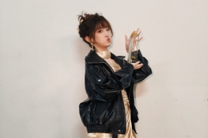 主持人夏安晒照：愿我们有远大梦想嘿嘿给大家比心！