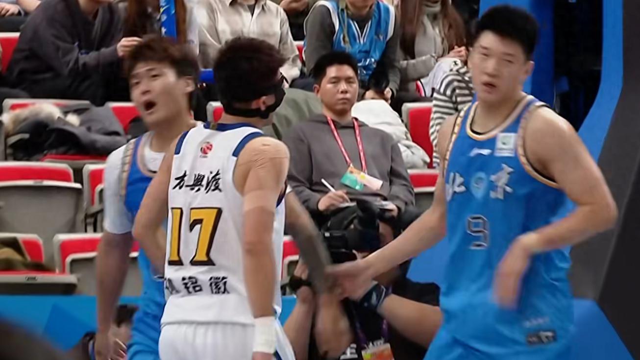 一场9185，给广东队送上大礼，CBA争冠热门首败，让出榜首！