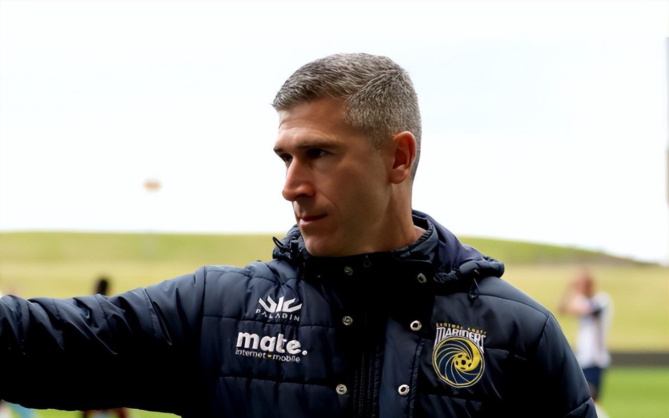 国安新帅浮出水面：44岁英国少帅，擅长青训，曾与卡纳瓦罗竞争