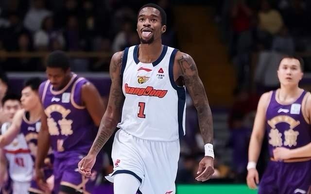 徐杰缺阵！广东险胜北控，3人表现优秀，5人勉强及格，新援太低迷