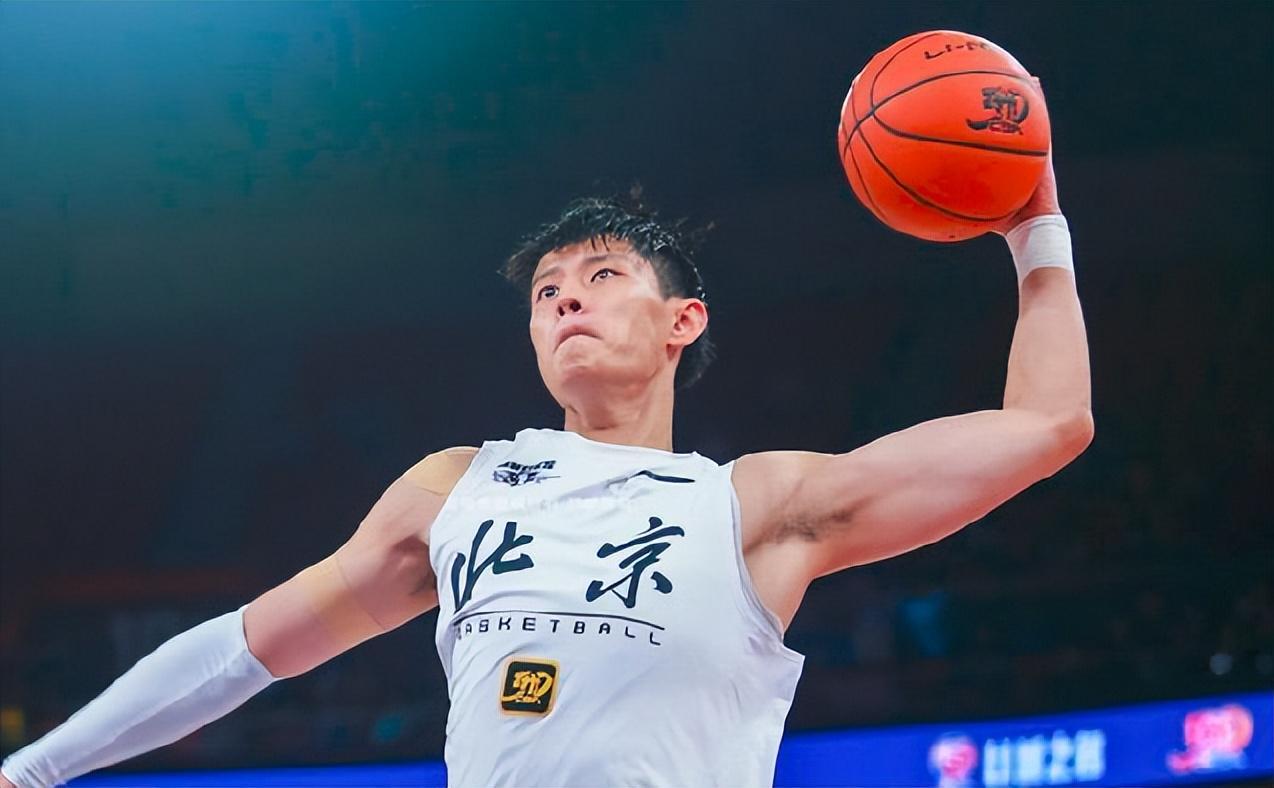 次顶薪！曾凡博续约北京首钢，3年B类合同，助球队冲击CBA总冠军