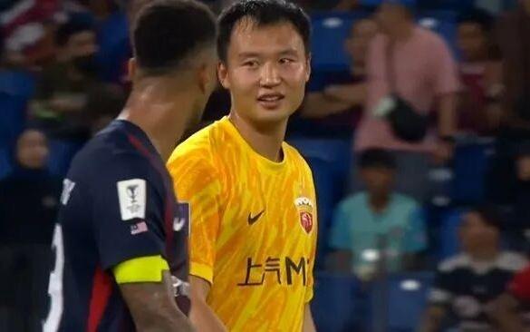 全场被射48脚！这就是中超联赛冠军！徐正源：要拯救中国足球的自尊